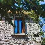 Litheon House